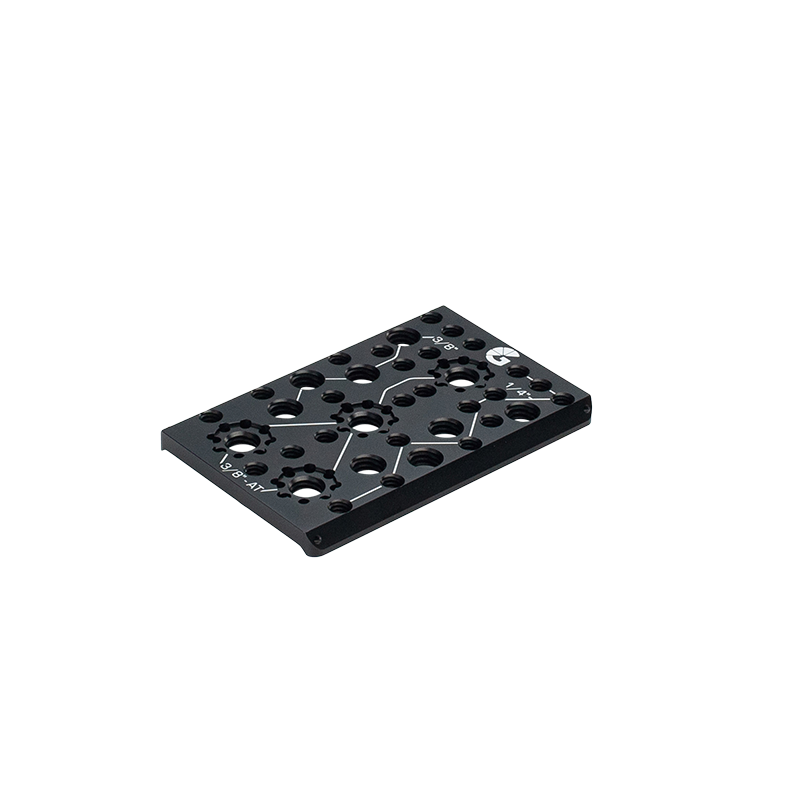 B4003 1008 Left Field Dovetail Plate 01 web